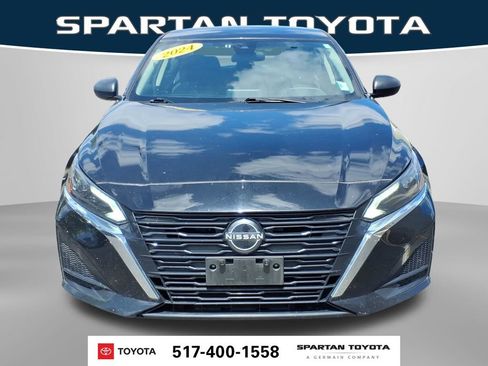 Used 2024 Nissan Altima 2.5 SV FWD image 3