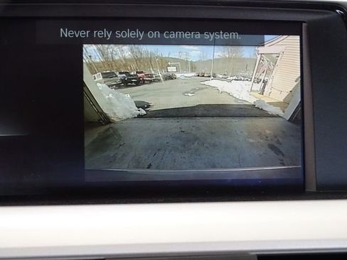 Used 2018 BMW 320i xDrive Sedan w/ Convenience Package image 17