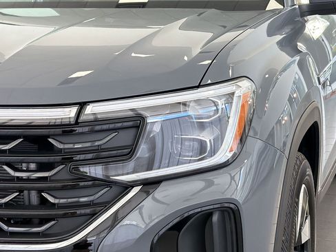 New 2026 Volkswagen Atlas Cross Sport SE FWD image 11