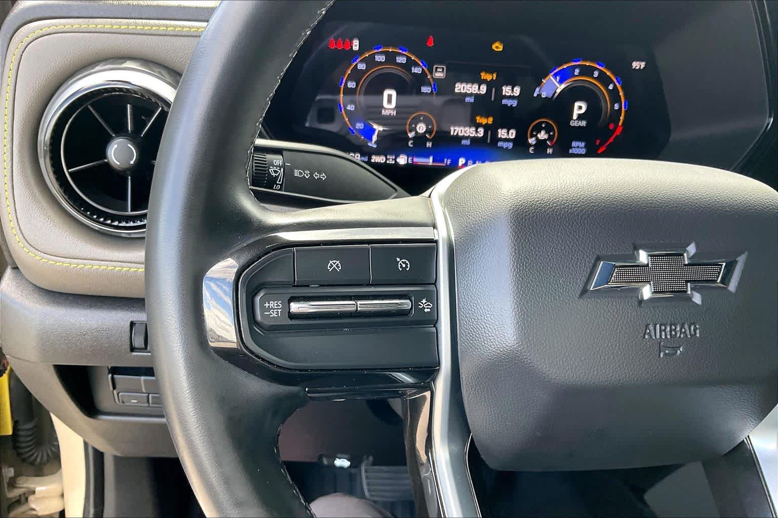 Used 2024 Chevrolet Colorado ZR2 w/ Technology Package AWD/4WD image 23