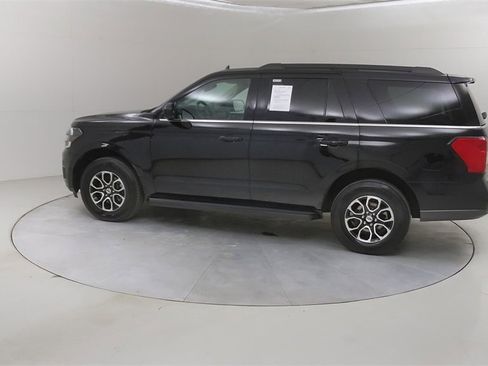 Certified 2024 Ford Expedition XLT image 19