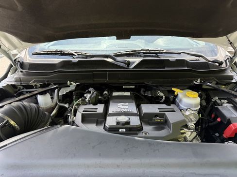 Used 2024 RAM 3500 Tradesman w/ Chrome Appearance Group image 12