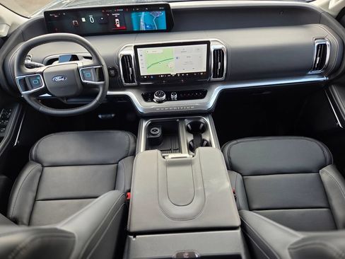 New 2026 Ford Expedition Platinum AWD/4WD image 9