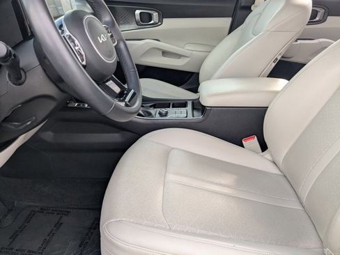 Used 2023 Kia Sorento S w/ Panoramic Sunroof Package FWD image 16