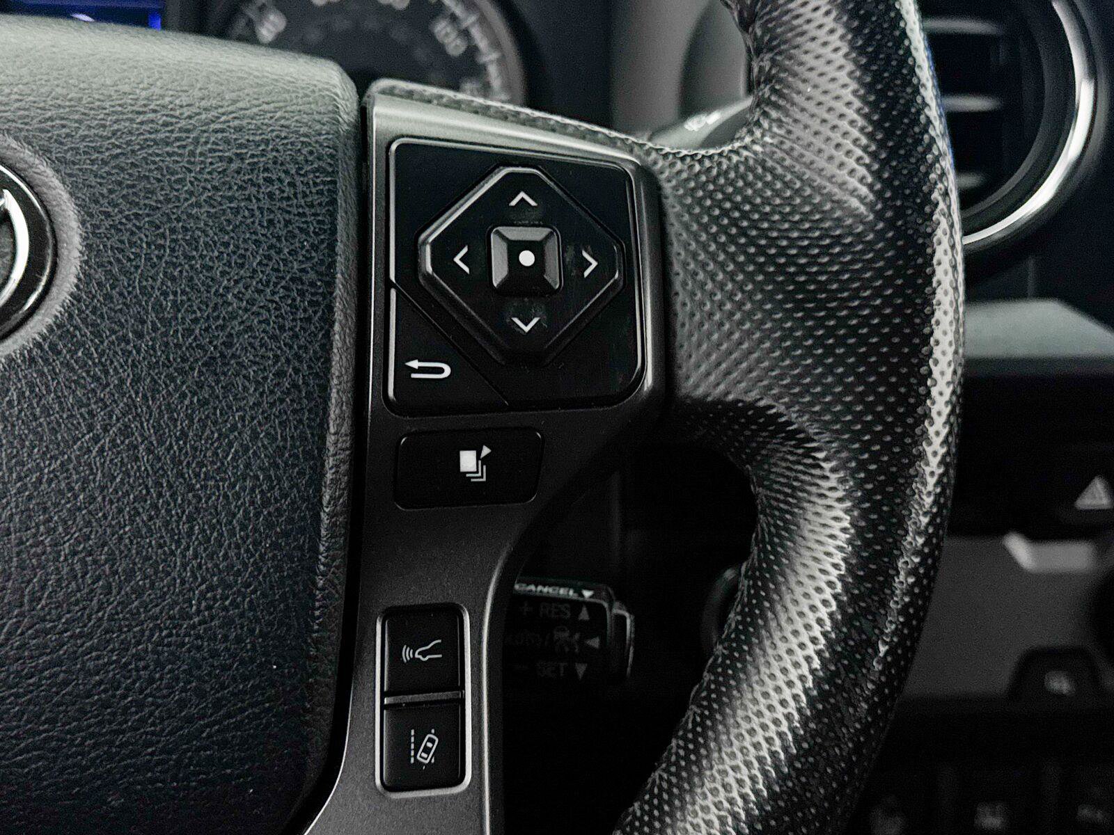 Used 2018 Toyota Tacoma TRD Sport w/ Technology Package RWD image 32