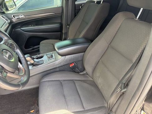 Used 2018 Jeep Grand Cherokee Laredo image 7