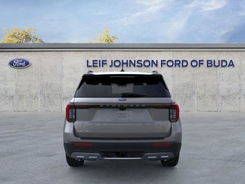 New 2026 Ford Explorer Active w/ Active Comfort Package image 5