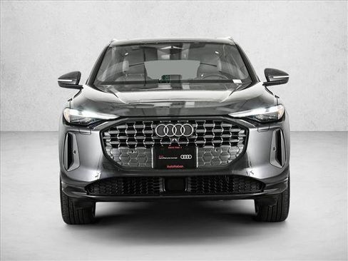 Certified 2025 Audi Q5 Premium w/ Convenience Package AWD/4WD image 2