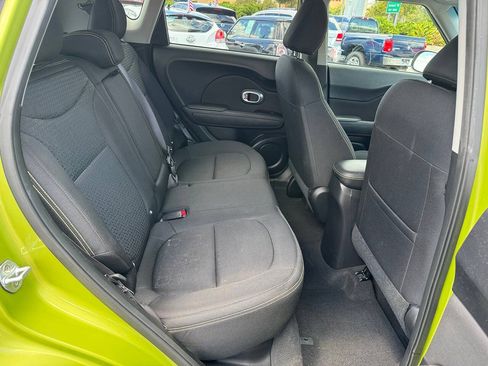 Used 2016 Kia Soul + FWD image 17