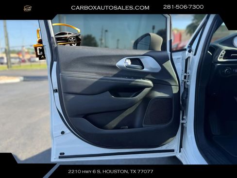 Used 2021 Chrysler Pacifica Touring w/ S Appearance Package FWD image 19