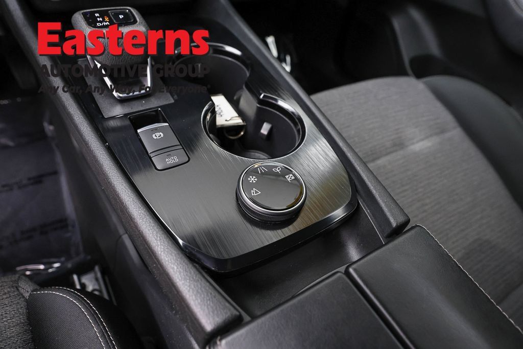 Used 2023 Nissan Rogue SV AWD/4WD image 22