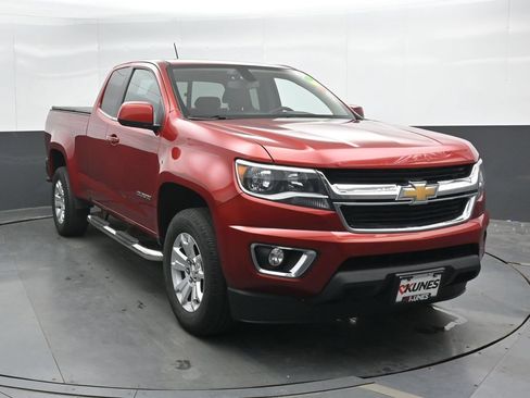 Used 2016 Chevrolet Colorado LT w/ LT Convenience Package RWD image 4