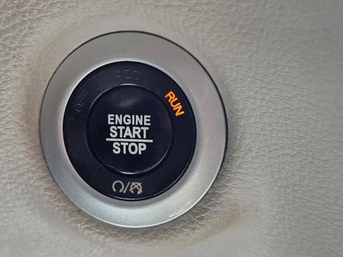 Used 2018 Chrysler Pacifica Limited FWD image 43
