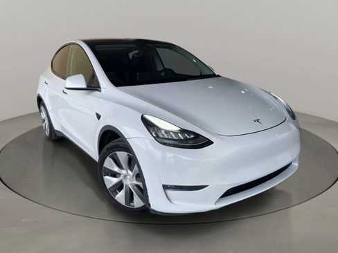 Used 2021 Tesla Model Y Long Range AWD/4WD image 7