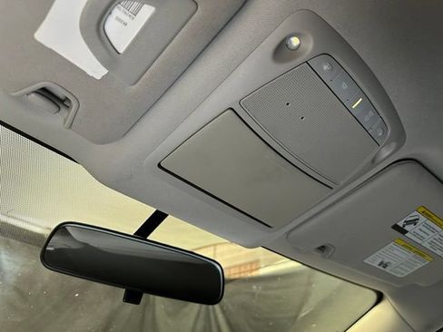 Used 2017 Nissan Rogue SV AWD/4WD image 32