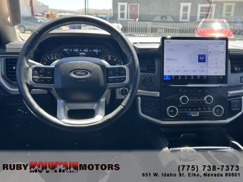 Used 2024 Ford Expedition XLT AWD/4WD image 12