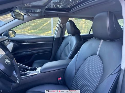 Used 2020 Toyota Camry SE image 10