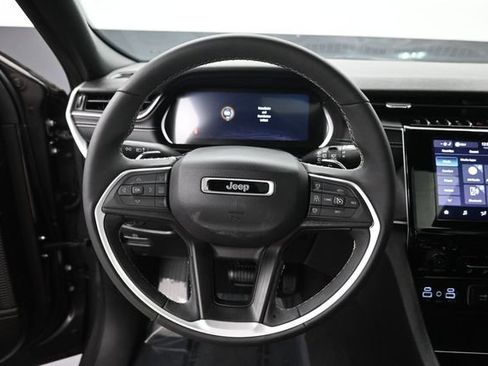 Used 2024 Jeep Grand Cherokee Altitude AWD/4WD image 23