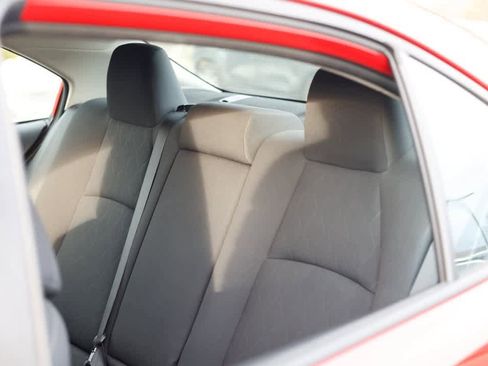 Used 2020 Toyota Corolla LE image 13