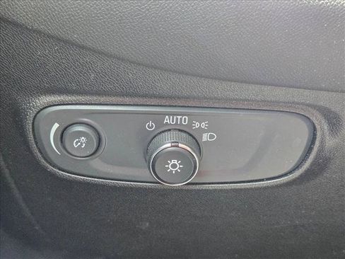 Used 2019 Chevrolet Equinox LT FWD image 14