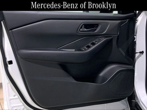 Used 2024 Nissan Rogue S image 20