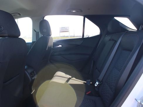 Used 2021 Chevrolet Equinox LT image 23
