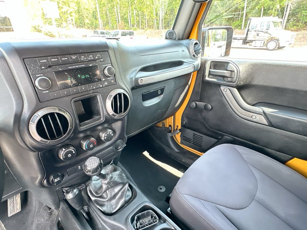 Used 2014 Jeep Wrangler Sport AWD/4WD image 18