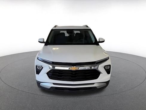 Used 2025 Chevrolet TrailBlazer LT w/ Driver Confidence Package image 3