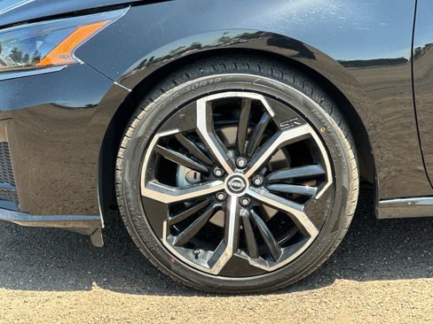 Used 2024 Nissan Altima 2.5 SR FWD image 24