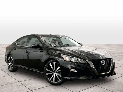 Used 2021 Nissan Altima 2.5 SR FWD image 2