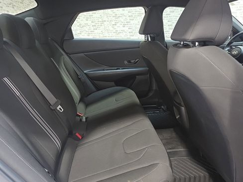 Certified 2025 Hyundai Elantra SEL image 12