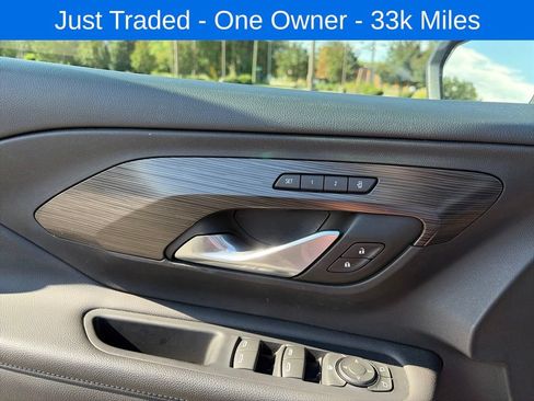 Used 2023 GMC Terrain SLT w/ Infotainment Package II FWD image 10
