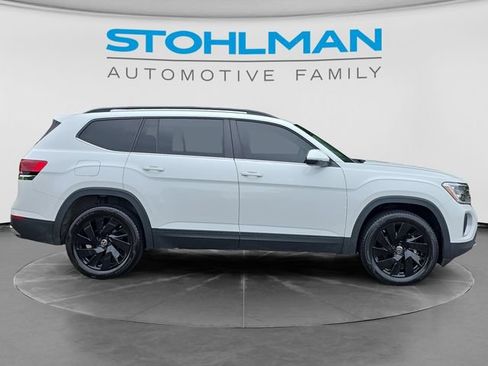 Certified 2024 Volkswagen Atlas SE w/ Black Wheel Package AWD/4WD image 4