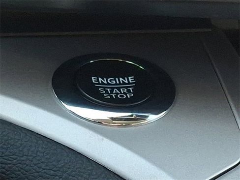 Used 2023 Ford Explorer XLT w/ Equipment Group 202A image 23