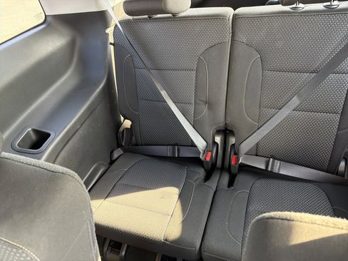 Certified 2023 GMC Acadia SLE image 31