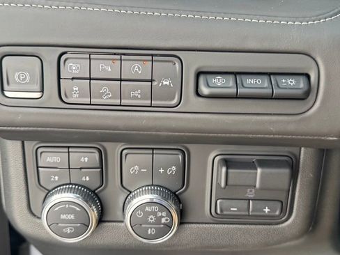 Used 2023 GMC Yukon XL Denali Ultimate image 27