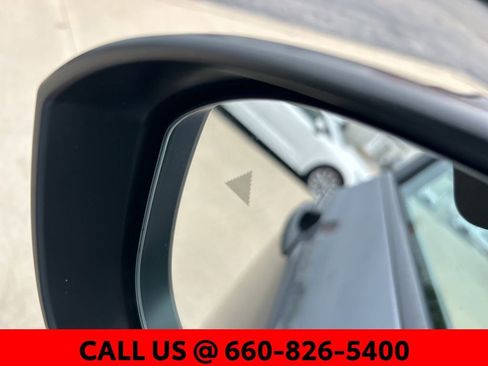 Used 2023 Nissan Rogue S AWD/4WD image 15