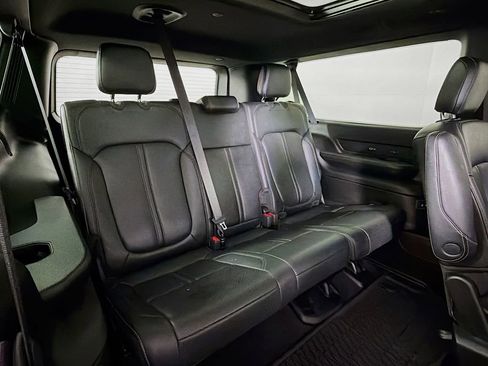 Used 2023 Jeep Wagoneer L Series II w/ Premium Group I image 25