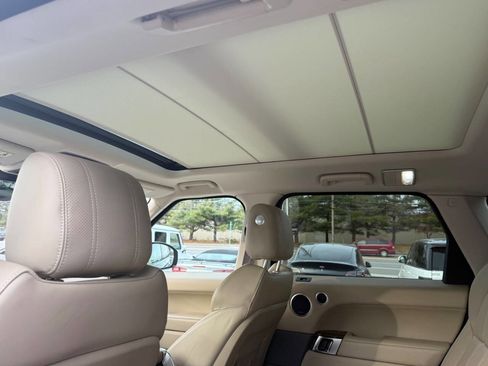 Used 2017 Land Rover Range Rover Sport HSE image 13