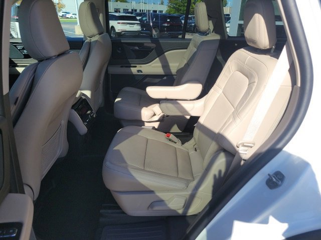 Certified 2023 Lincoln Aviator Reserve w/ Elements Package Plus AWD/4WD image 21