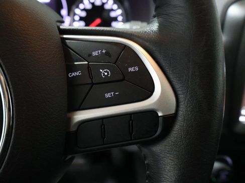 Used 2023 Jeep Renegade Latitude w/ Premium Group image 38