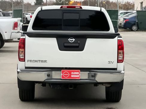 Used 2019 Nissan Frontier SV image 8