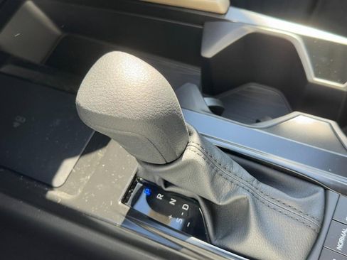 New 2026 Toyota Camry Hybrid FWD image 14
