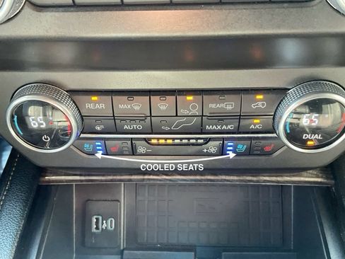 Used 2021 Ford Expedition Max Limited AWD/4WD image 18