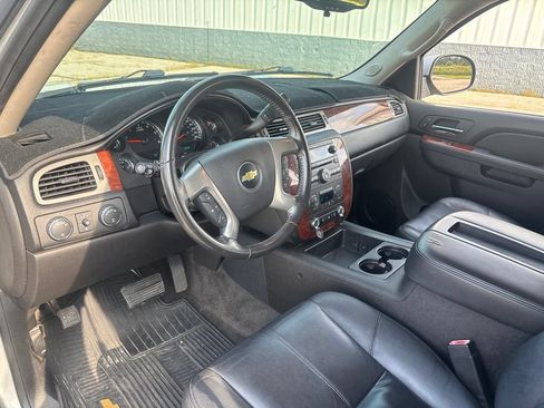 Used 2013 Chevrolet Suburban LT AWD/4WD image 19