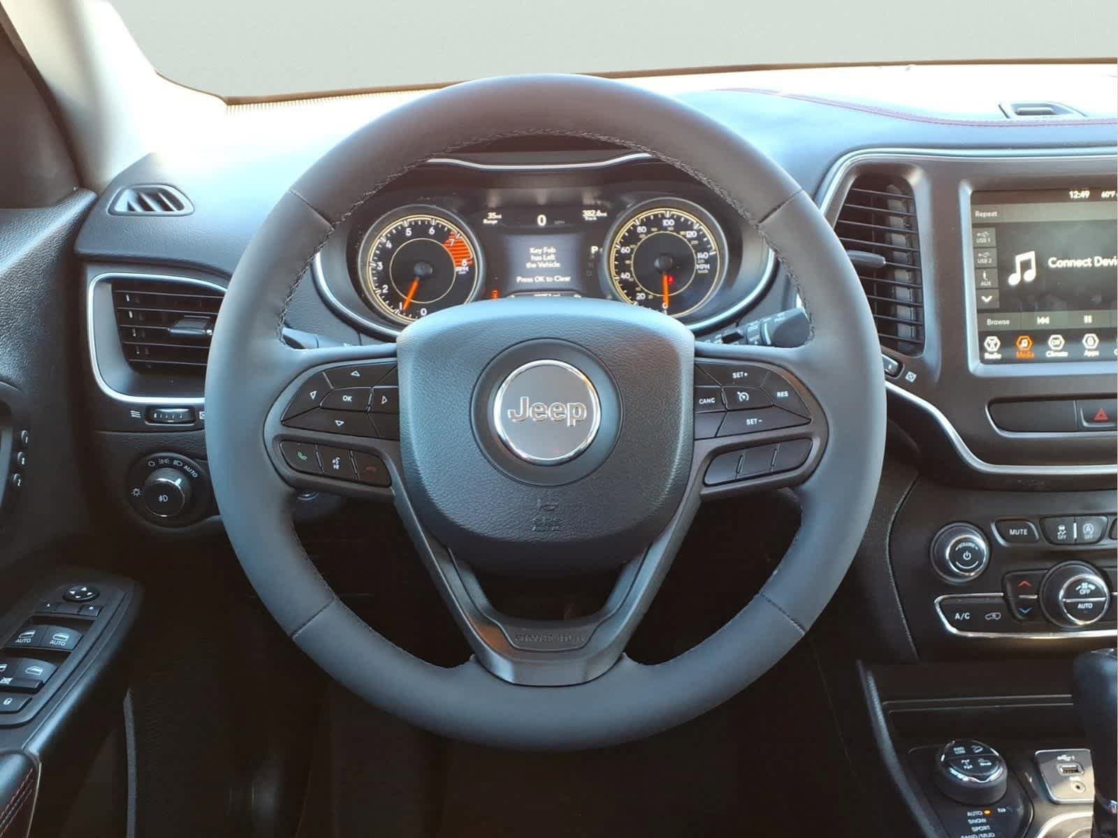 Used 2022 Jeep Cherokee Trailhawk w/ Premium Leather Package AWD/4WD image 18