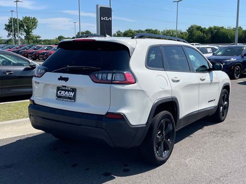 Used 2019 Jeep Cherokee Latitude Plus FWD image 7