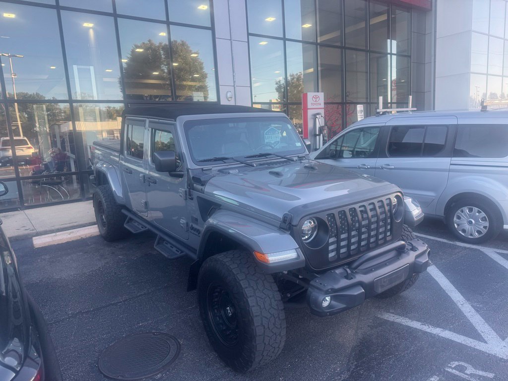 Used 2021 Jeep Gladiator Sport AWD/4WD image 3
