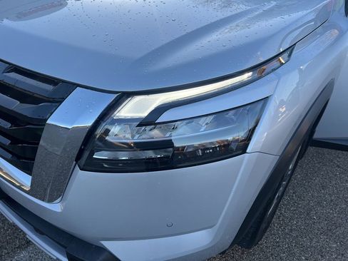 Certified 2025 Nissan Pathfinder SL w/ SL Premium Package image 30