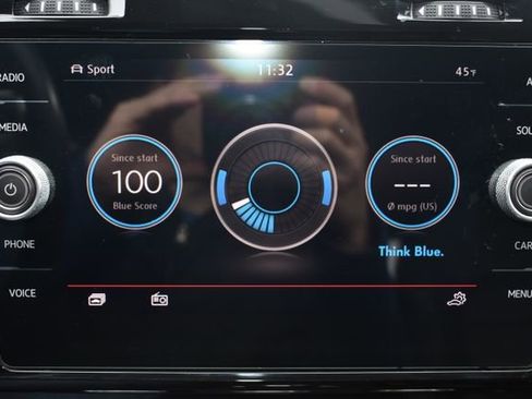 Used 2018 Volkswagen GTI SE w/ SE Leather Package image 25